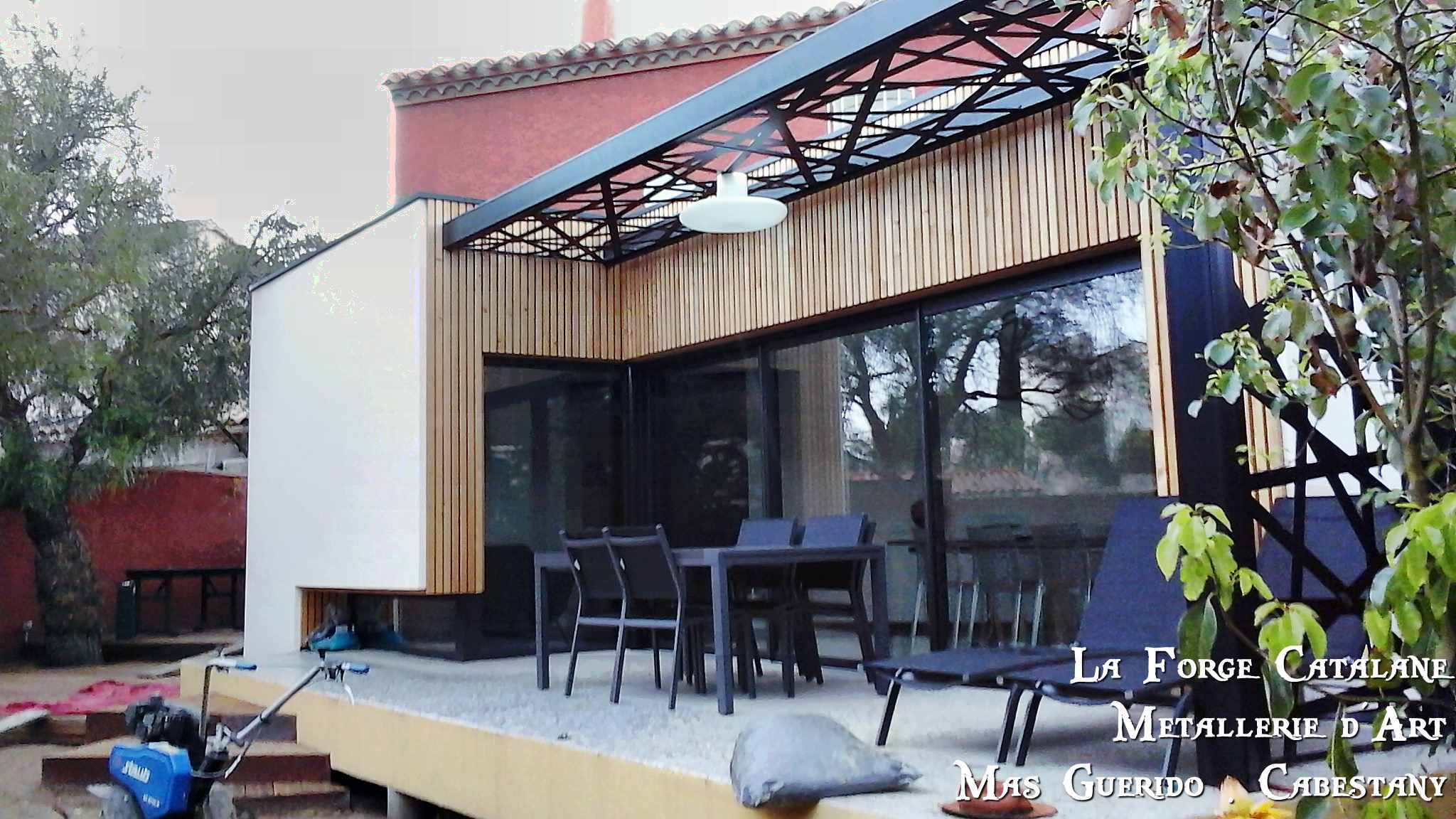 pergola moderne tube decoupe laser terrasse fer Forge Catalane Cabestany (5).jpg
